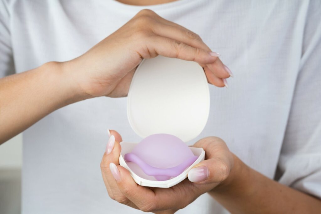 Diaphragm contraceptive device with spermicidal cream for safe birth control