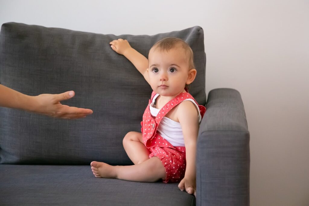 Understanding Your Baby’s Pinching and Pulling Phase : Tiny Hands, Big Feelings
