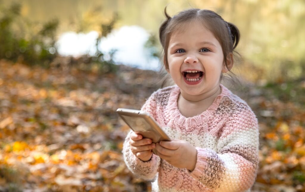 Balancing Screen Time for Your Baby - Little Eyes, Big Screens